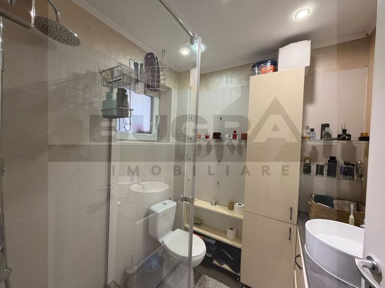 Apartament cu 3 camere decomandat în Europa