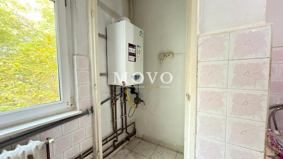 Apartament cu 4 camere decomandat, mobilat în Dâmbovița