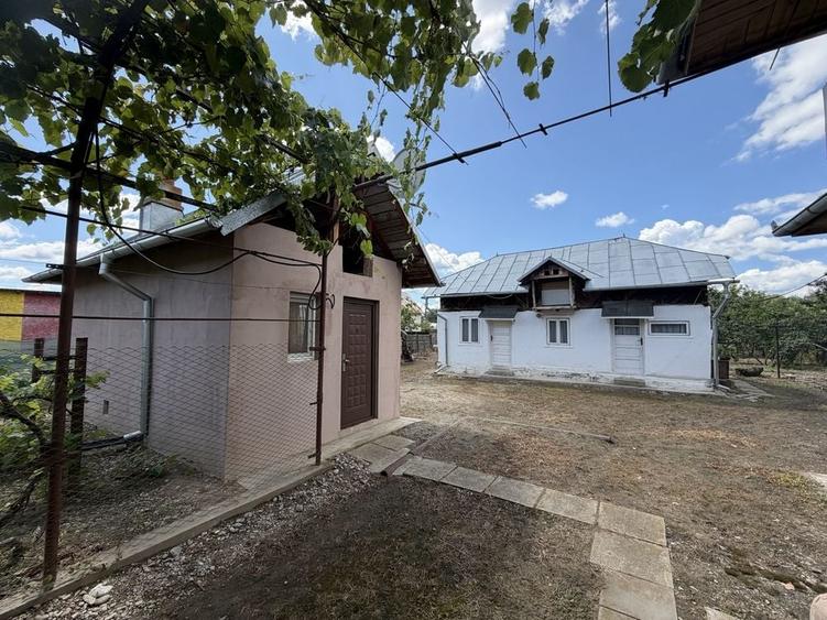 Casă cu 4 camere în Decindeni