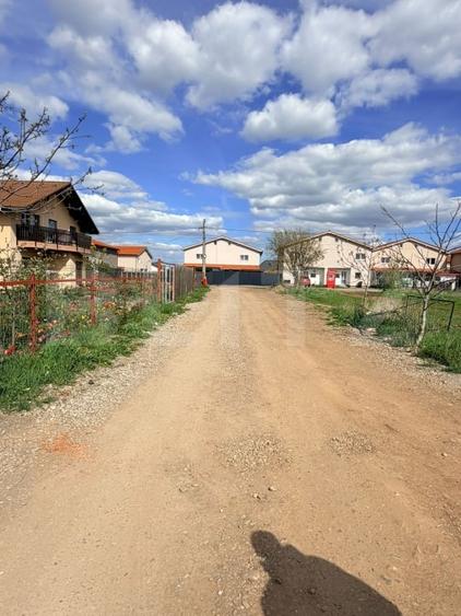 Casă individuală cu 5 camere cu Teren 416 Mp în Tărlungeni