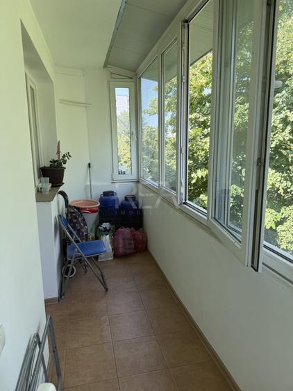 Apartament cu 4 camere semidecomandat, mobilat în Drumul Taberei