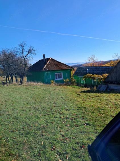 Casă cu 3 camere cu Teren 8 Mp în Șinteu