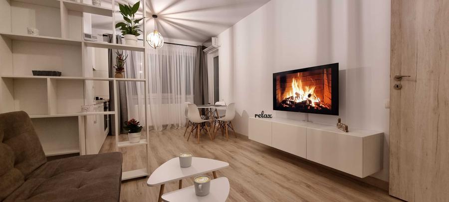 Apartament cu 2 camere decomandat în Roșu