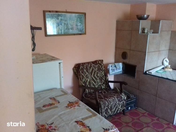Casă cu 5 camere cu Teren 2800 Mp în Dochia