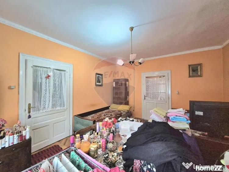 Casă cu 3 camere cu Teren 1100 Mp în Pârneava