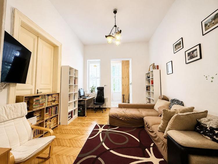Apartament cu 4 camere circular, mobilat în Central