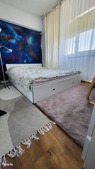 Apartament cu 4 camere decomandat în Apusului