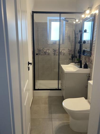 Apartament cu 4 camere decomandat, mobilat în Central