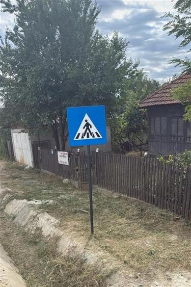 Teren intravilan de 1353 mp, în Beceni