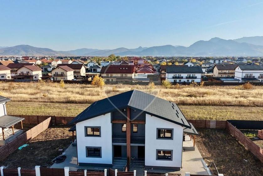 Duplex cu 4 camere cu Teren 350 Mp în Tărlungeni