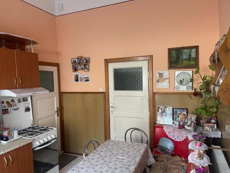 Casă cu 2 camere în Central
