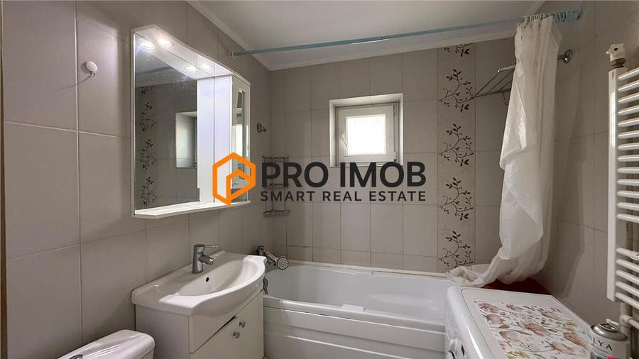 Apartament cu 2 camere decomandat în 1 Decembrie