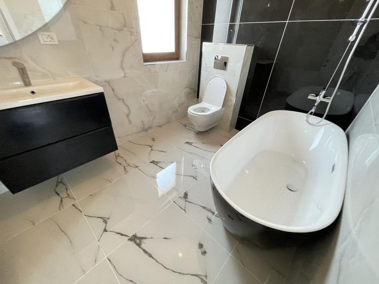 Duplex cu 4 camere cu Canalizare în Dumbrăvița