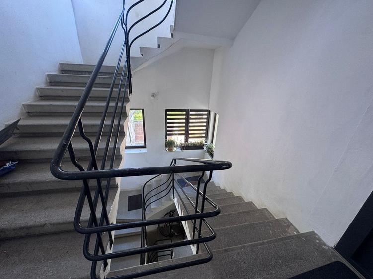 Apartament cu 2 camere, mobilat în Sub Arini