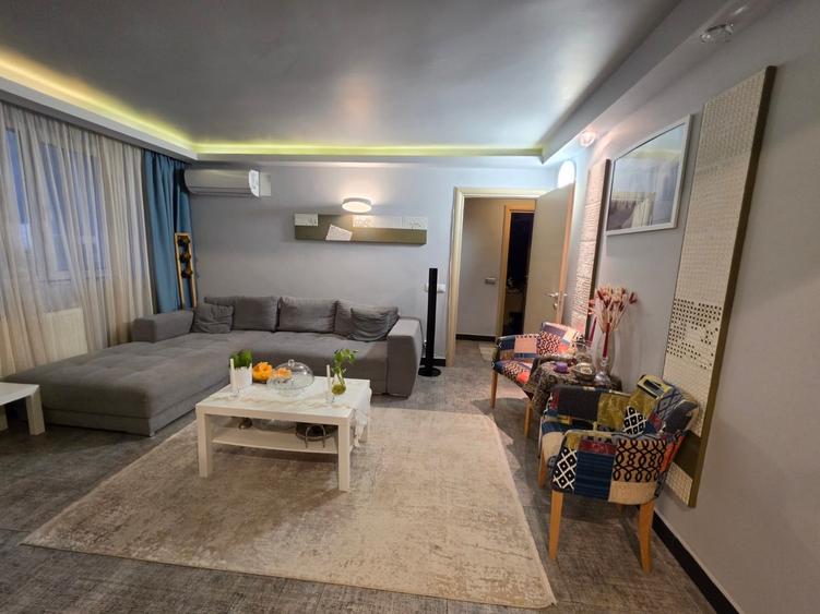 Apartament cu 3 camere semidecomandat în Ștefan cel Mare