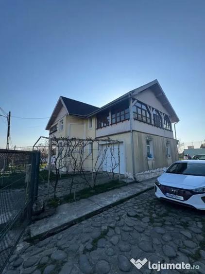 Casă cu 4 camere cu Teren 1400 Mp în Tăuții de Sus
