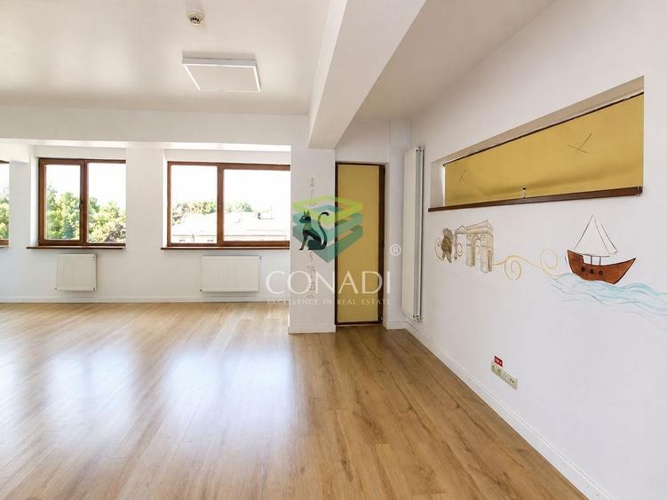 Casă individuală cu 8 camere cu Canalizare în Baicului