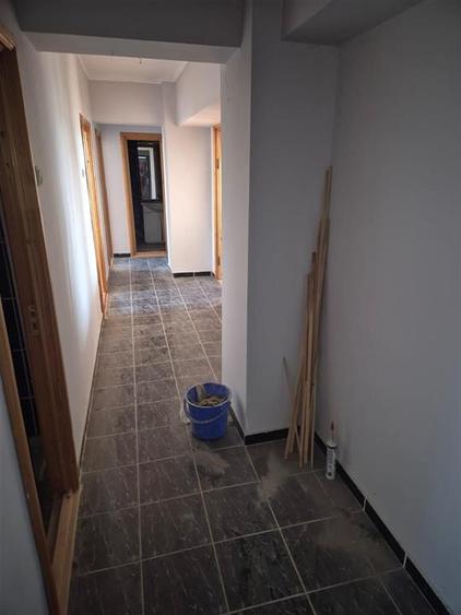 Apartament cu 4 camere decomandat în Barieră