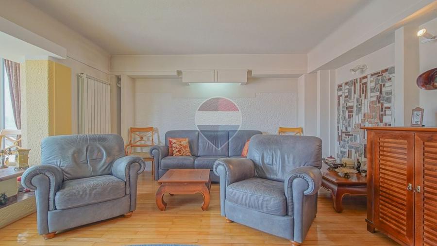 Apartament cu 4 camere decomandat, mobilat în Clăbucet