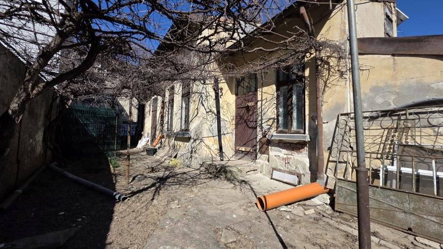 Casă individuală cu 6 camere cu Canalizare în Armeneasca