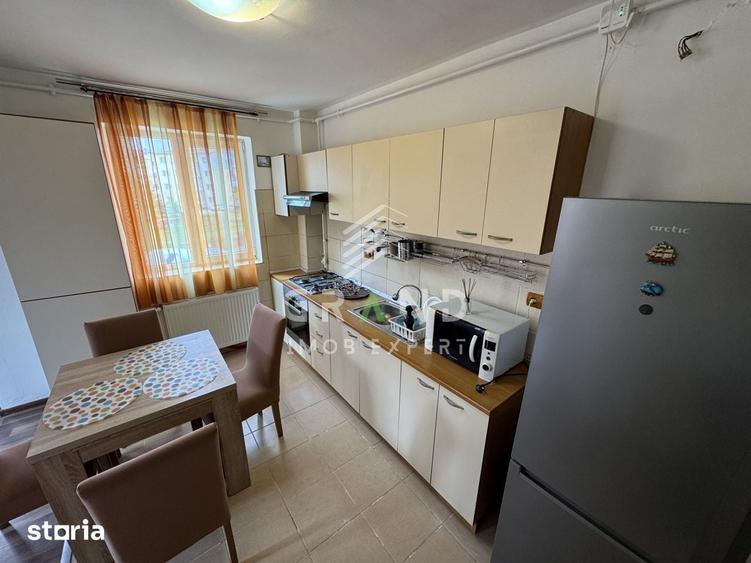 Apartament cu 3 camere, mobilat în Florești