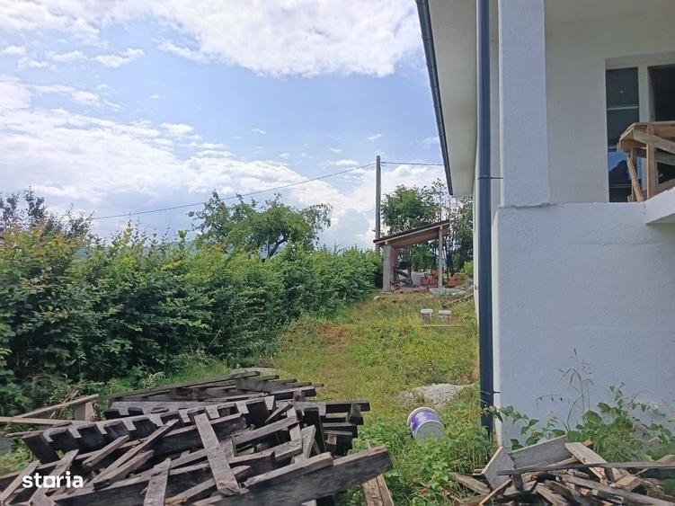 Casă cu 4 camere în Rășinari