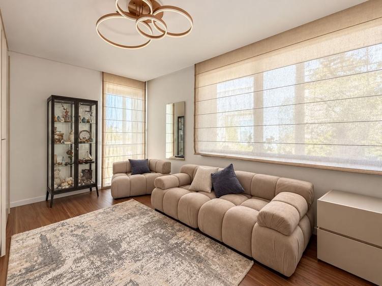Apartament cu 4 camere decomandat, mobilat în Primăverii