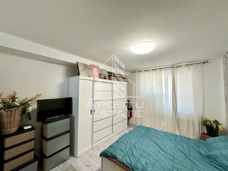 Apartament cu 3 camere semidecomandat, mobilat în Complex Studențesc