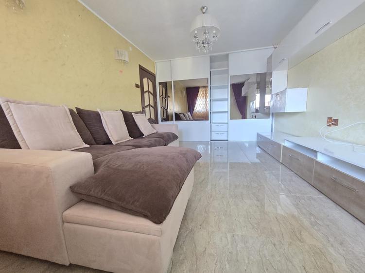 Apartament cu 2 camere decomandat în Micro 18