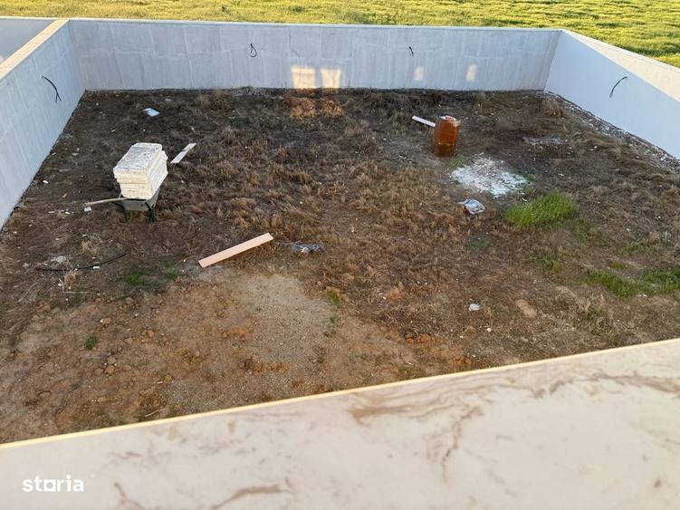 Casă cu 4 camere cu Teren 520 Mp în Cârcea