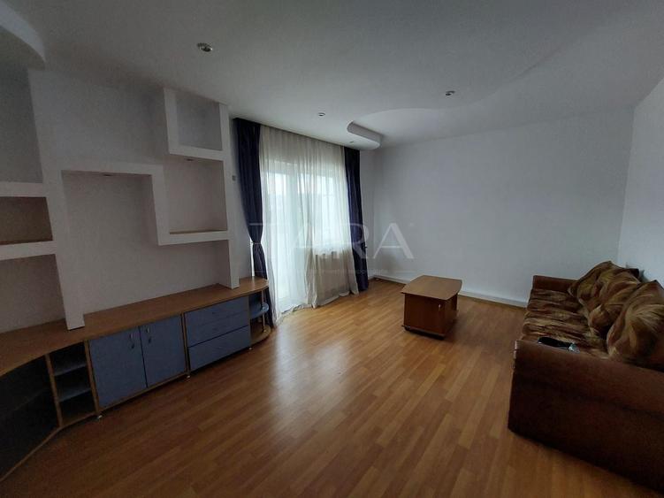 Apartament cu 3 camere decomandat, mobilat în Baciu