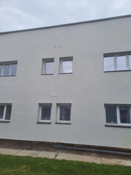 Spațiu comercial, de 1,000 mp, în Șagului
