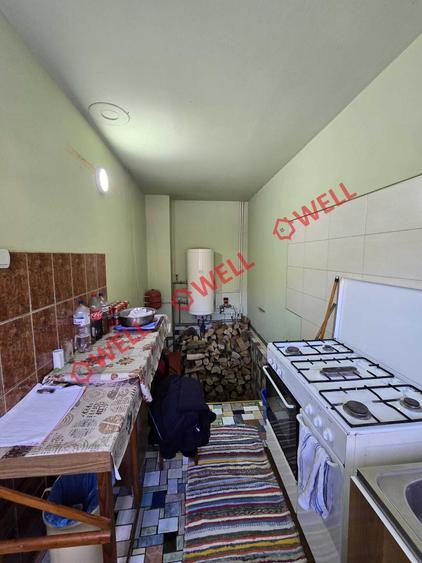 Casă cu 6 camere cu Teren 1235 Mp în Central