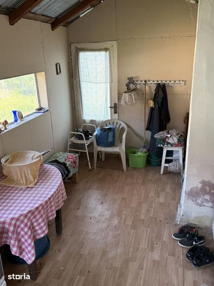 Casă cu 5 camere cu Teren 1400 Mp în Mănăstirea Cașin
