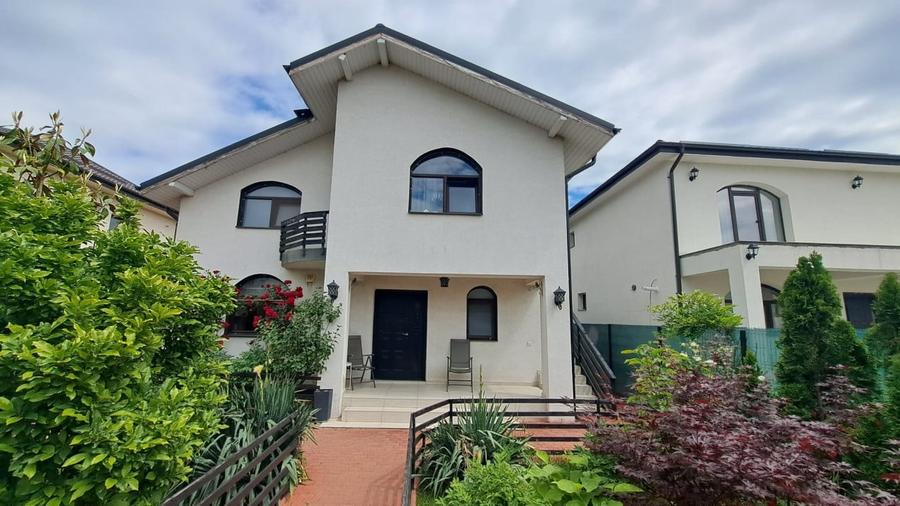Casă individuală cu 5 camere cu Teren 300 Mp în Tunari