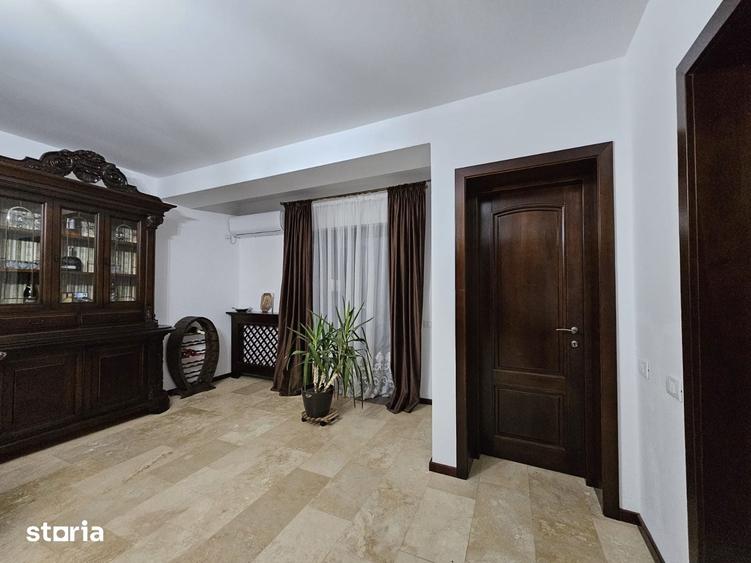 Casă cu 4 camere cu Teren 566 Mp în Central