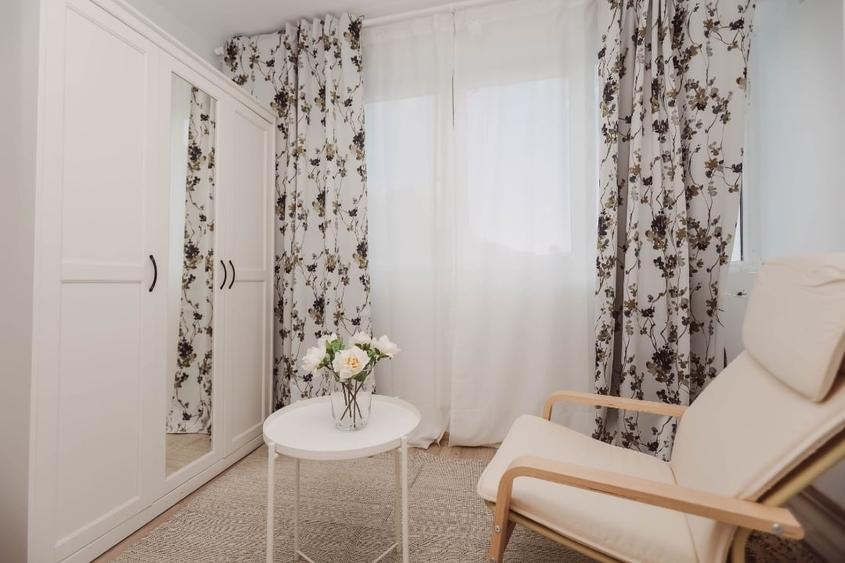 Apartament cu 2 camere semidecomandat, mobilat în Sud-Vest