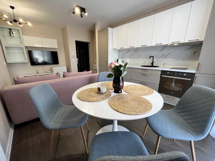 Apartament cu 2 camere semidecomandat în Turnișor