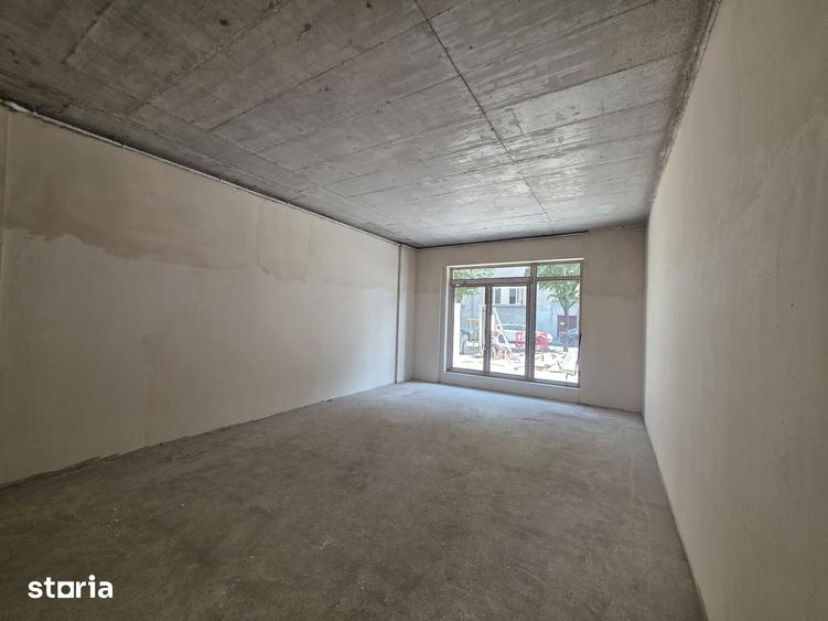 Spațiu comercial, de 38 mp, în Central