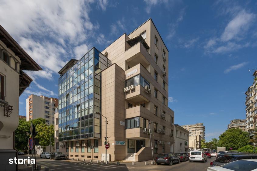 Spațiu comercial, de 247.69 mp, în Centrul Civic