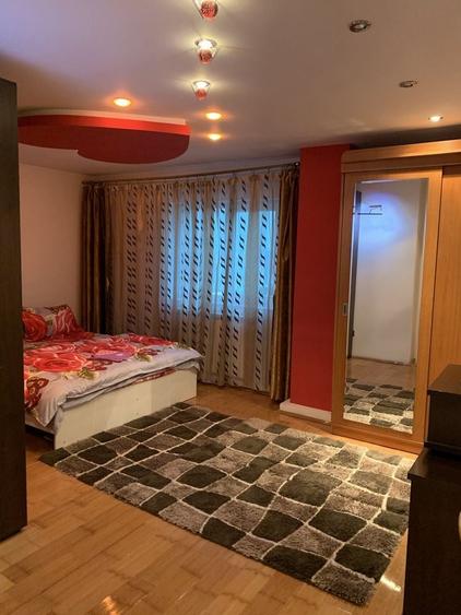 Apartament cu 4 camere decomandat în Central