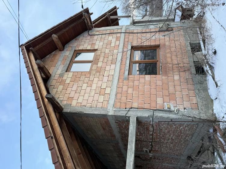 Casă cu Teren 1000 Mp în Râușor