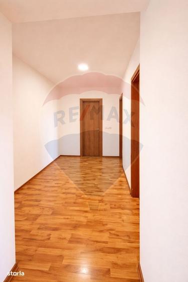 Apartament cu 3 camere în Cățelu
