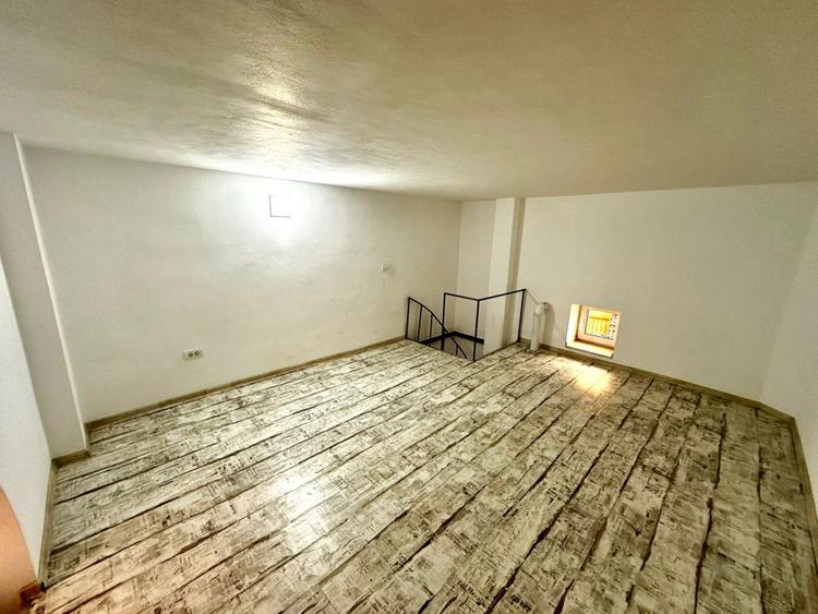 Spațiu comercial, de 85 mp, în Central