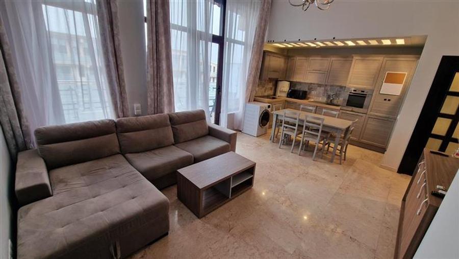 Penthouse cu 3 camere decomandat, mobilat în Copou