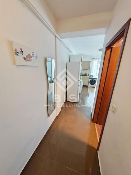 Apartament cu 3 camere decomandat în Sud