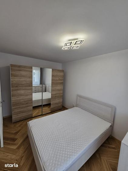 Apartament cu 3 camere decomandat în Dâmbul Rotund