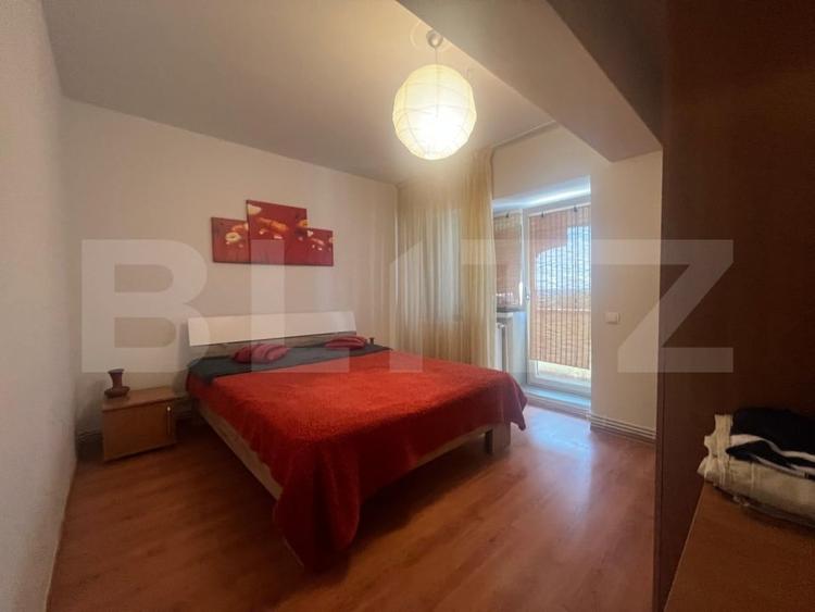 Apartament cu 3 camere decomandat, mobilat în Craiovița Nouă
