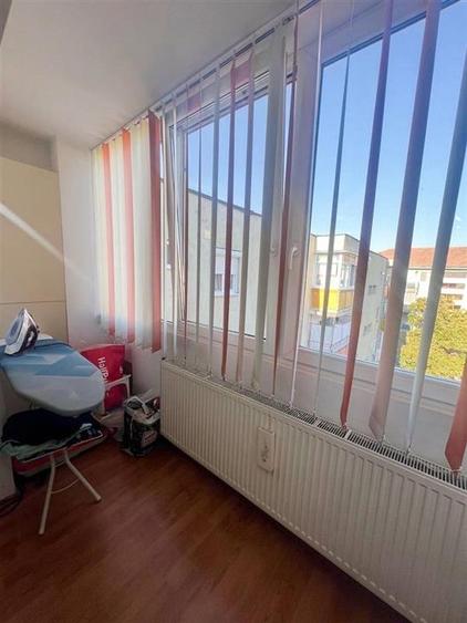 Apartament cu 3 camere decomandat în Cantemir
