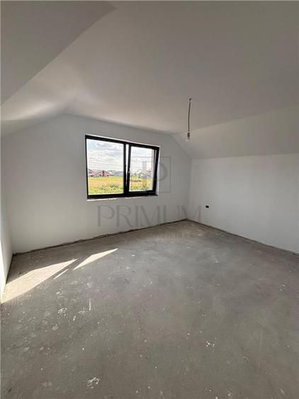 Duplex cu 4 camere cu Canalizare în Moșnița Nouă